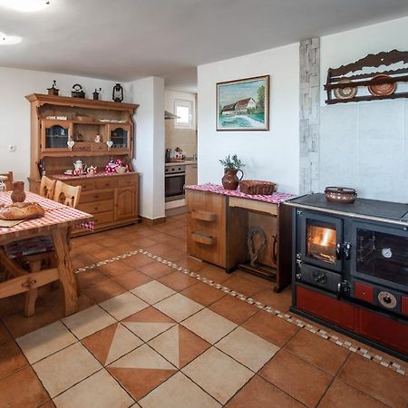 Vila Zidanica Krstinc Straza Exteriér fotografie